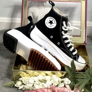 Converse Run Star Hike High Top Platform
Chuck Taylor Sneaker w/ Shoebox NEW 8